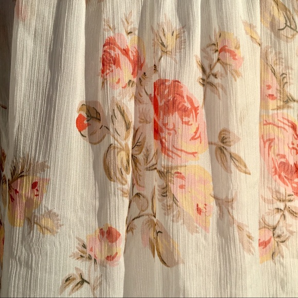 Lacey Rose Print Tank Top - Picture 3 of 5